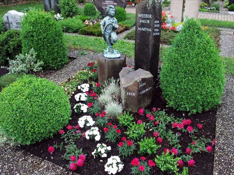 Какие цветы посадить на кладбище, а какие растения, не нужно сажать на могиле