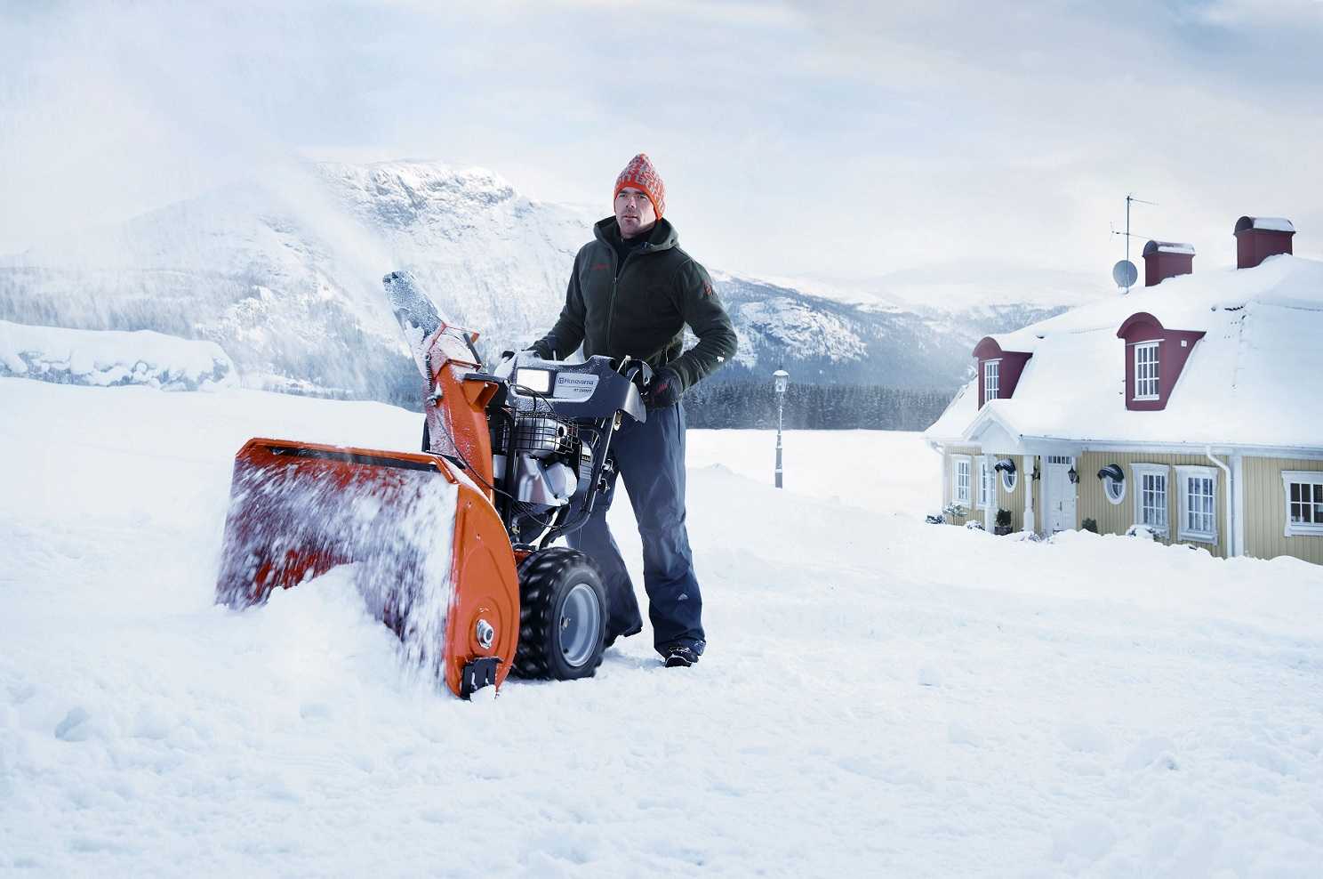 О снегоуборочных машинах: самоходный, бытовой снегоуборщик для дачи