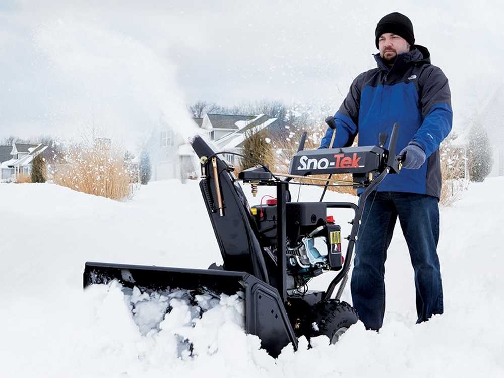 О снегоуборочных машинах: самоходный, бытовой снегоуборщик для дачи