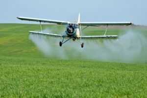 Авиационно-химические работы в сельском хозяйстве