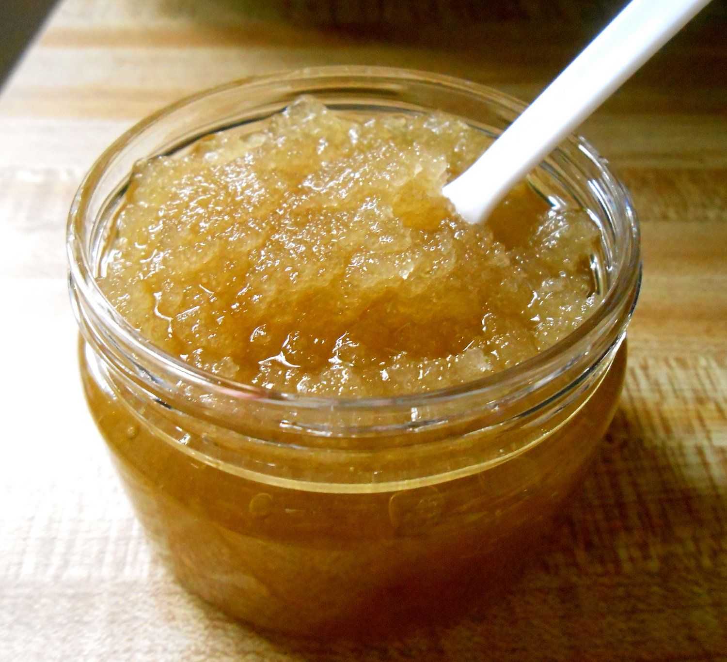 Почему мед твердый. Липовый мед кристаллизованный. Мёд засахарился. Засахаренный мед. Кристаллизация меда.